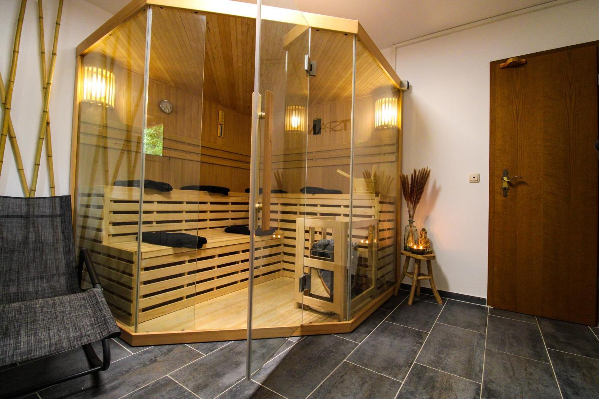 Stilvolle Wellness-Ferienwohnung In Neef Whirlpool, Sauna, Grill, Fitness, Billard & Moselblick Exterior photo