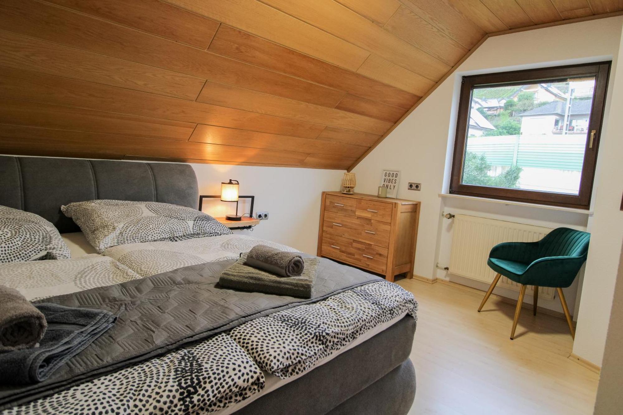 Stilvolle Wellness-Ferienwohnung In Neef Whirlpool, Sauna, Grill, Fitness, Billard & Moselblick Exterior photo